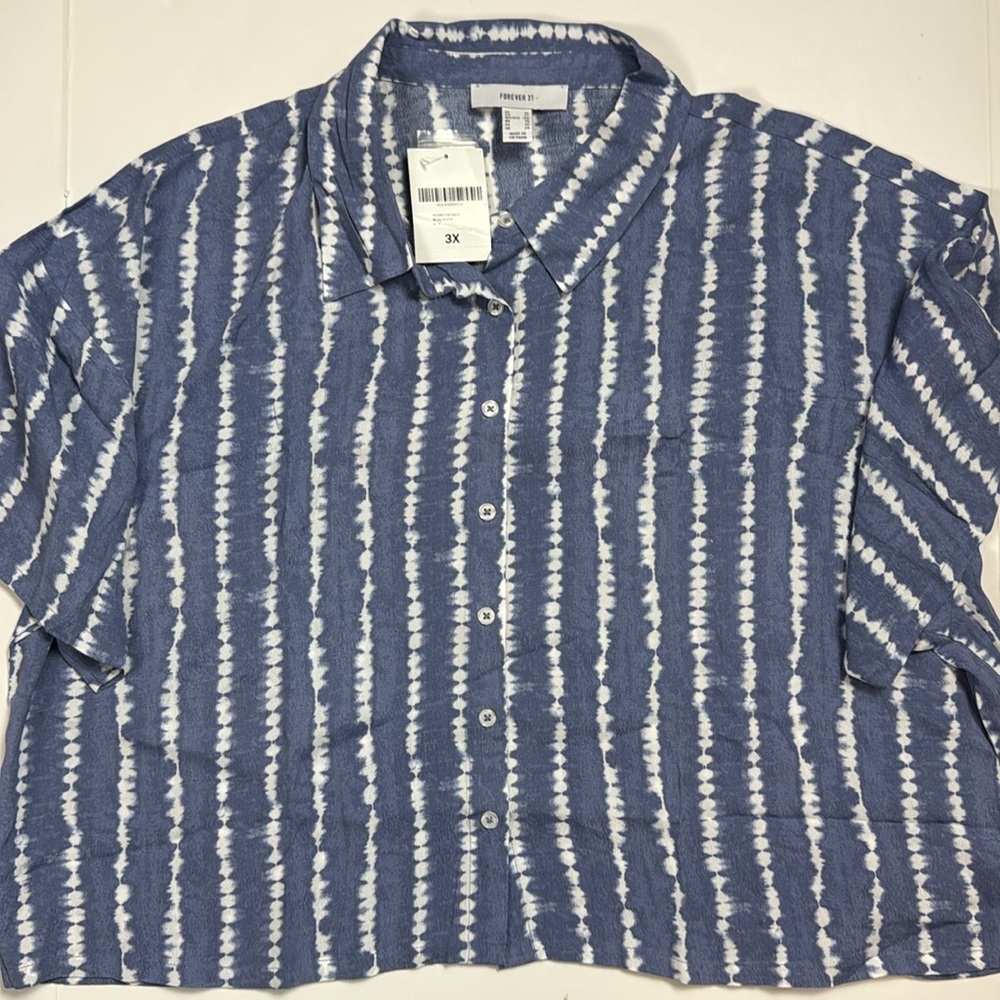Forever 21 woven top short sleeves, blue and white size 3X